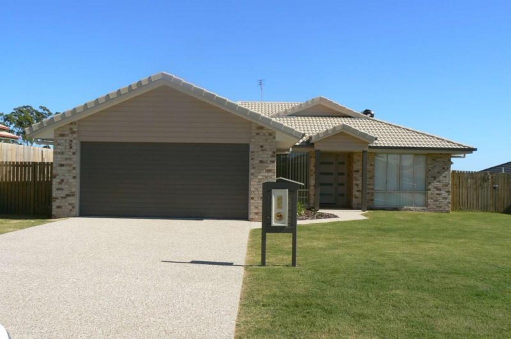 42 Picadilly Cct, Urraween, QLD 4655