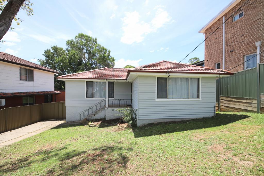 25 Lincoln Rd, Georges Hall, NSW 2198