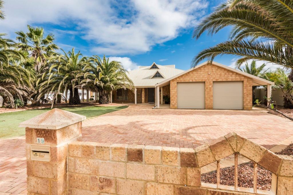 19 Tersonia Way, Strathalbyn, WA 6530