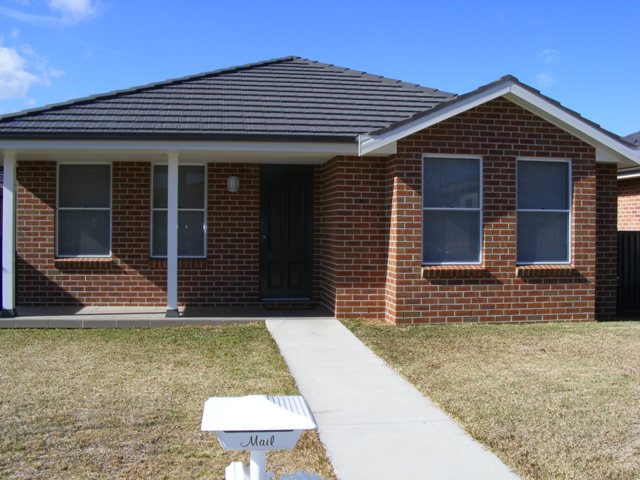 35 THE HEIGHTS, TAMWORTH, NSW 2340