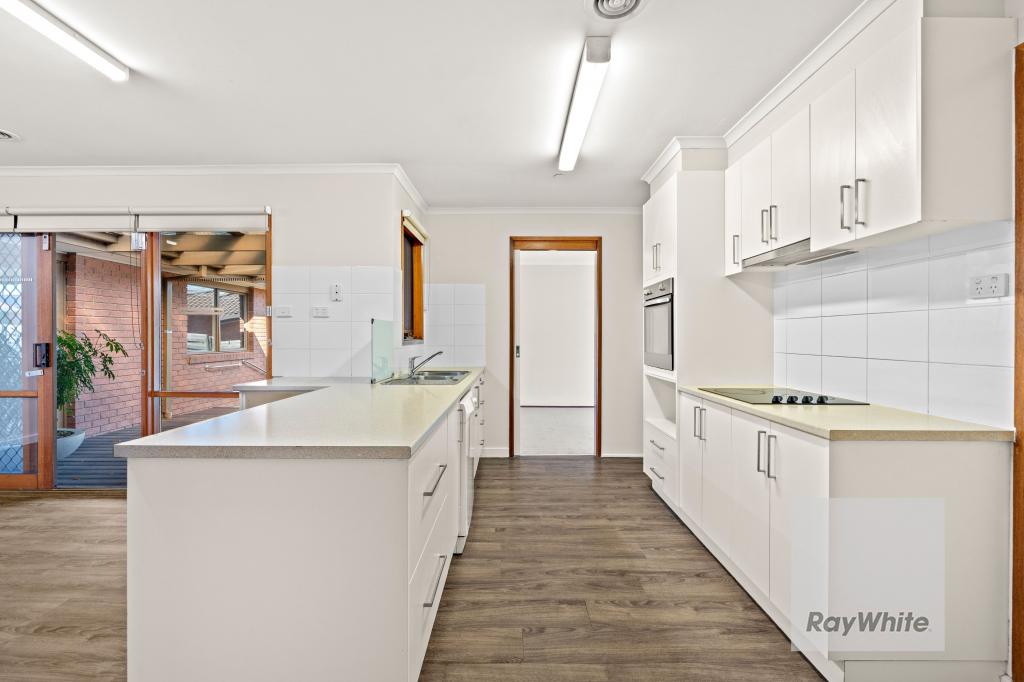 8 Rocklands Rise, Meadow Heights, VIC 3048