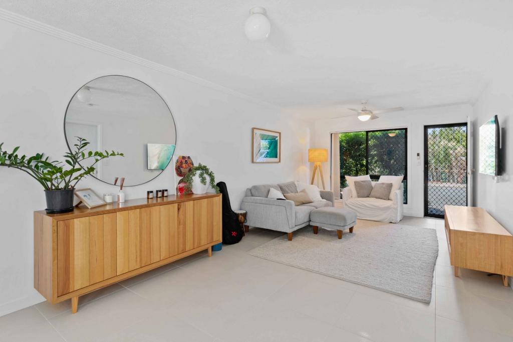 4/6-8 Warbler Pde, Varsity Lakes, QLD 4227