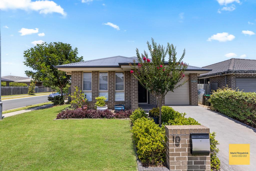 10 Clowes St, Elderslie, NSW 2570