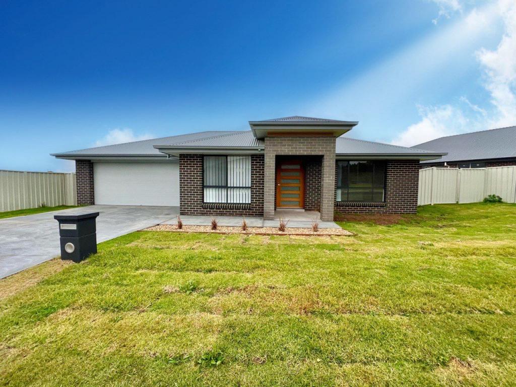 12 Acacia Cct, Parkes, NSW 2870