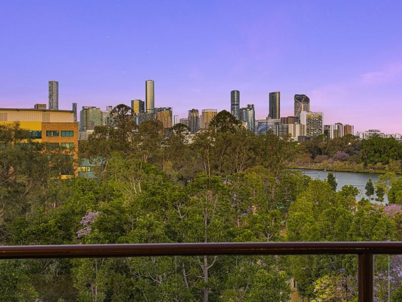 258/8 Land St, Toowong, QLD 4066