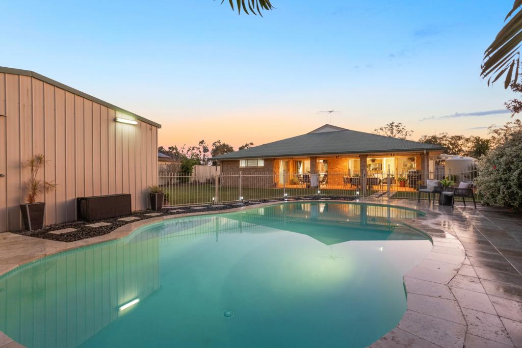 4 Alexandra Cl, Flinders View, QLD 4305