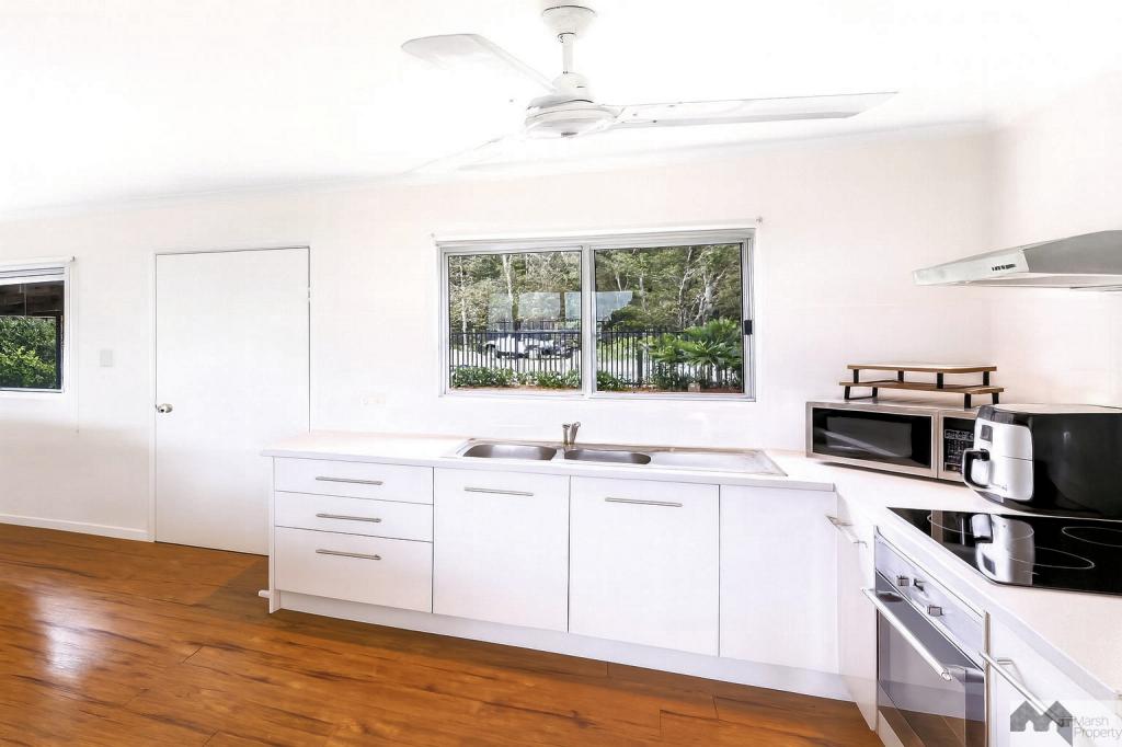 30 Cinderella St, Machans Beach, QLD 4878