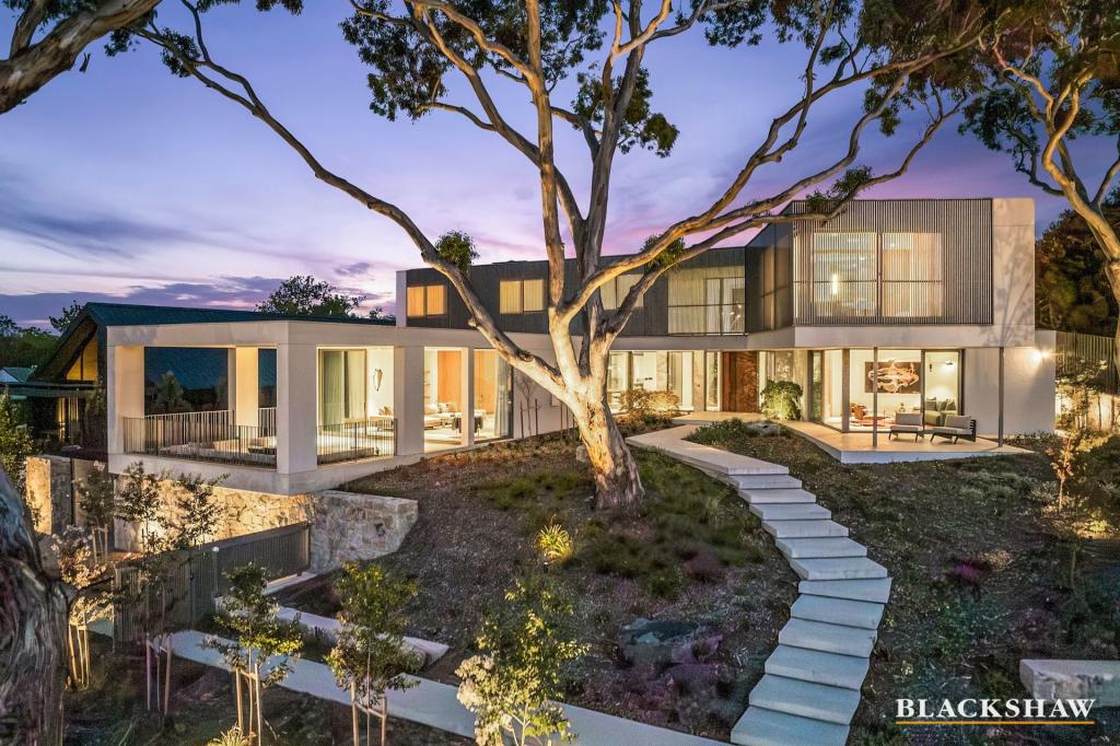 5 NORTHCOTE CRES, DEAKIN, ACT 2600