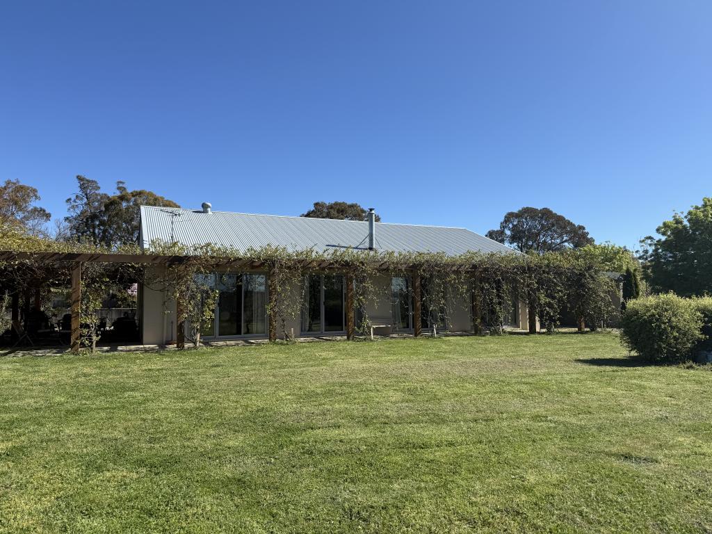 'Rose Cottage' 75 Lawrie Rd, Beechworth, VIC 3747
