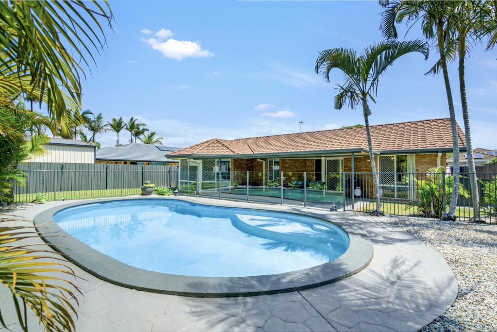 16 Dunedin Cl, Merrimac, QLD 4226