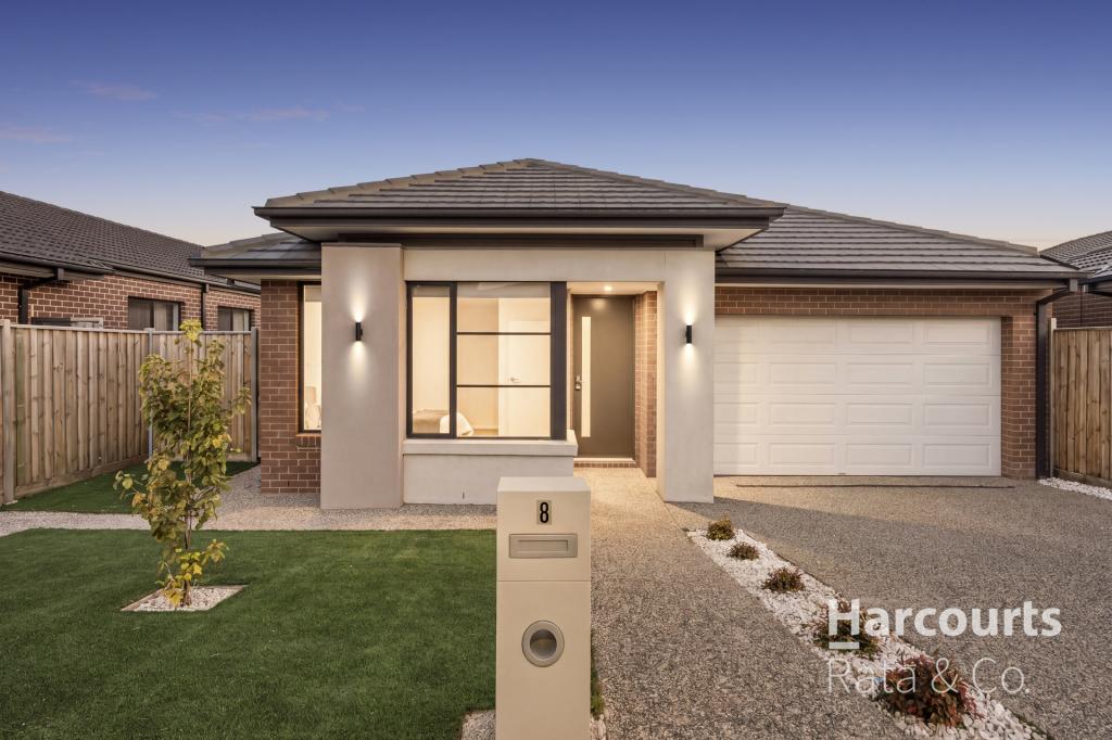 8 PLUNKETT ST, WOLLERT, VIC 3750