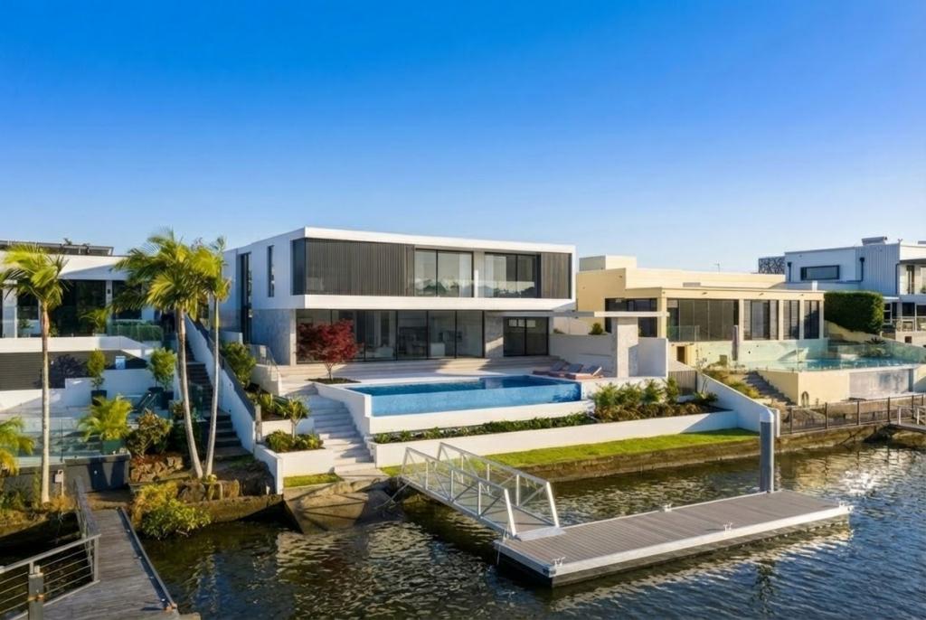 96 Cabana Bvd, Benowa, QLD 4217