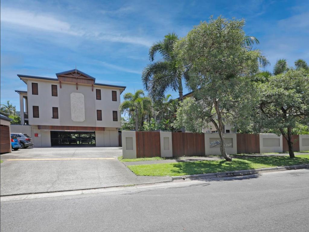 201/4 GRANTALA ST, MANOORA, QLD 4870
