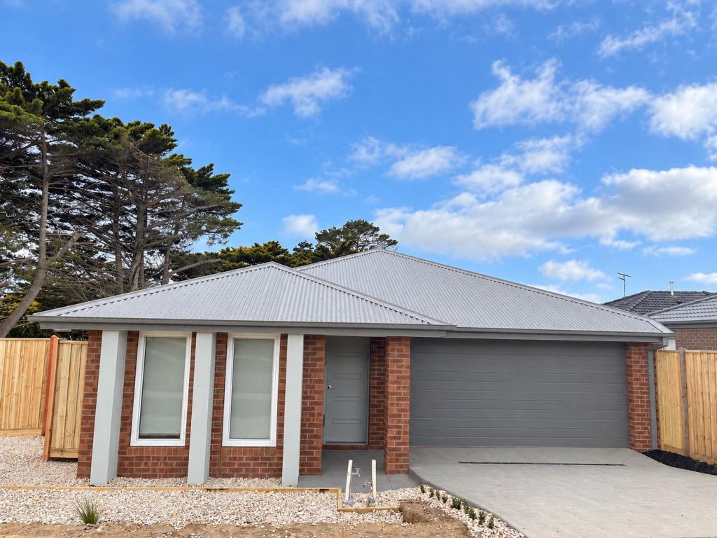 4 Geometry Dr, Charlemont, VIC 3217