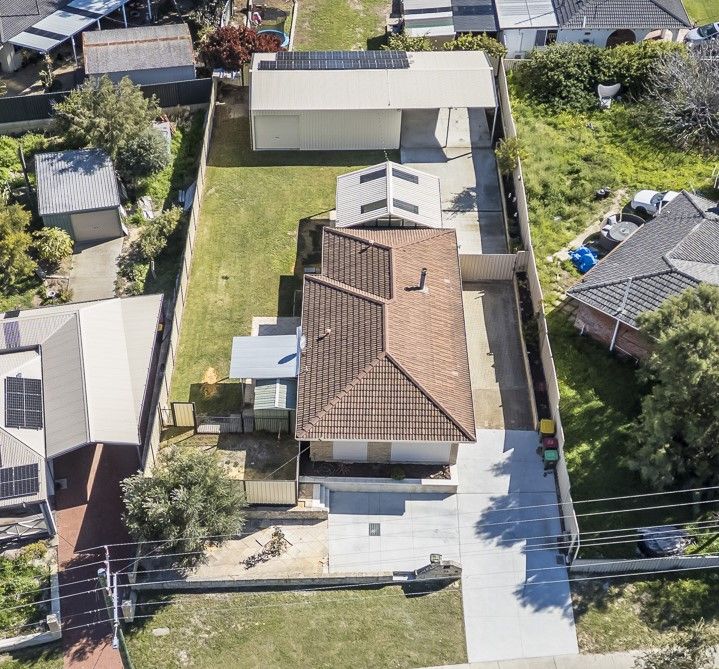 33 Blaxland Ave, Two Rocks, WA 6037