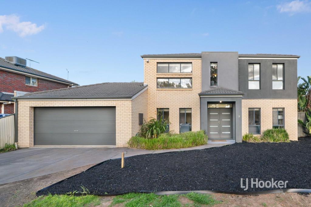 17 SIRACUSA AVE, POINT COOK, VIC 3030