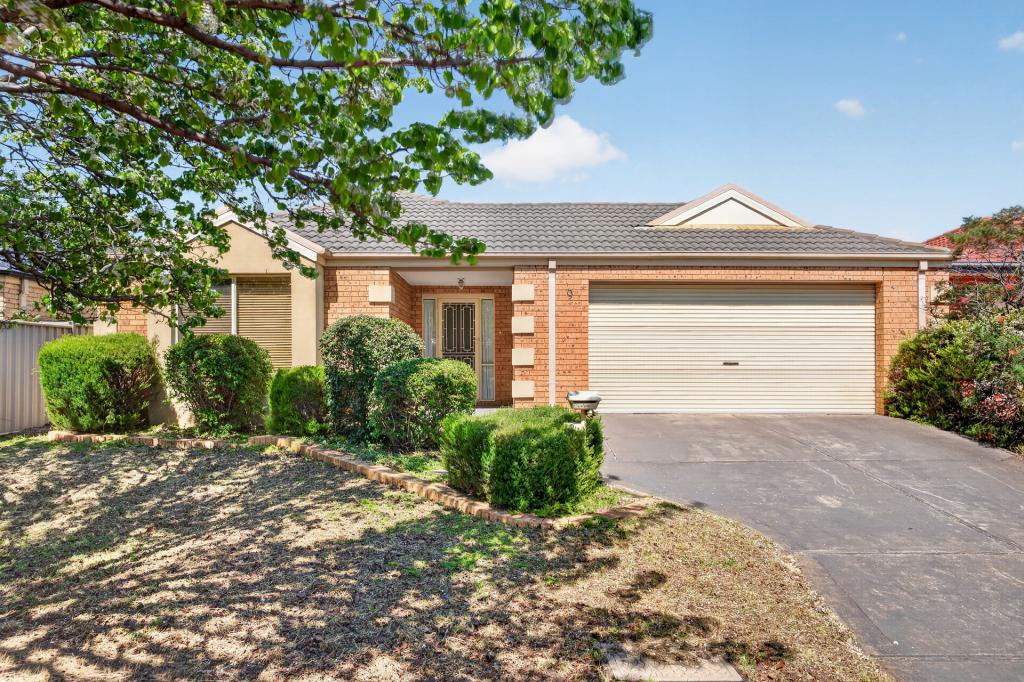 9 Barlow Cl, Caroline Springs, VIC 3023