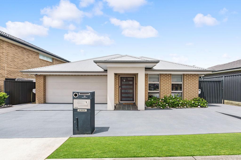 18 Station Master Ave, Thirlmere, NSW 2572