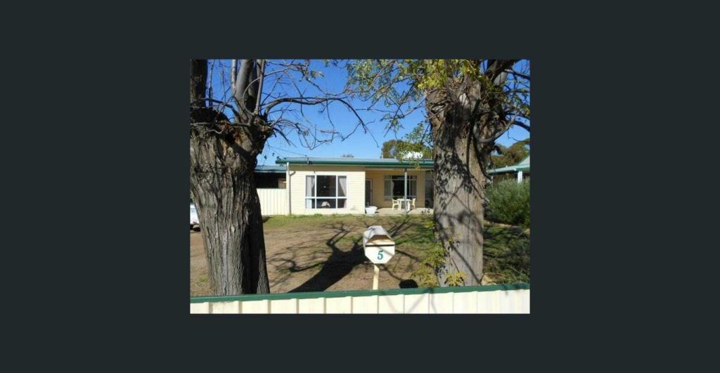 05 GROWDEN ST, MERREDIN, WA 6415