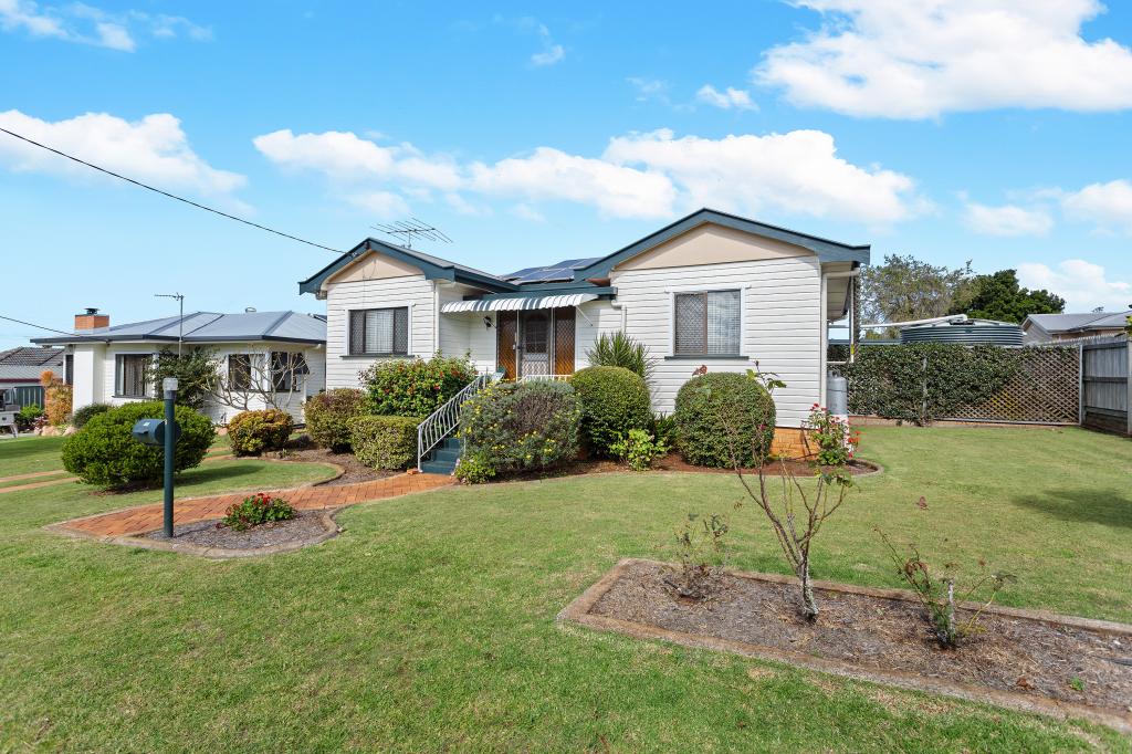 8 Derwak St, Harristown, QLD 4350