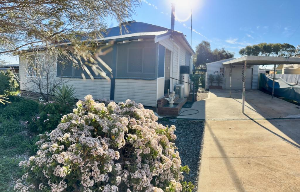 32 Wollyam St, Goomalling, WA 6460