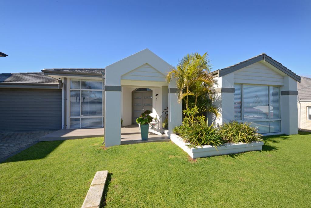 18 HOLYHEAD GRN, MINDARIE, WA 6030