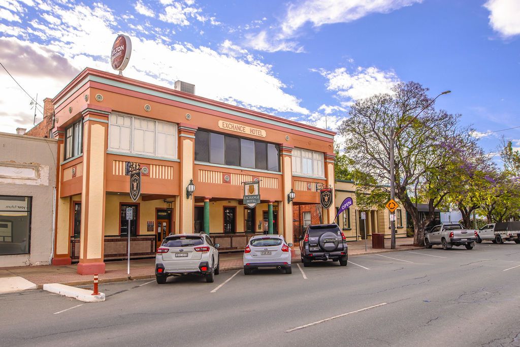 EXCHANGE HOTEL/116 END ST, DENILIQUIN, NSW 2710