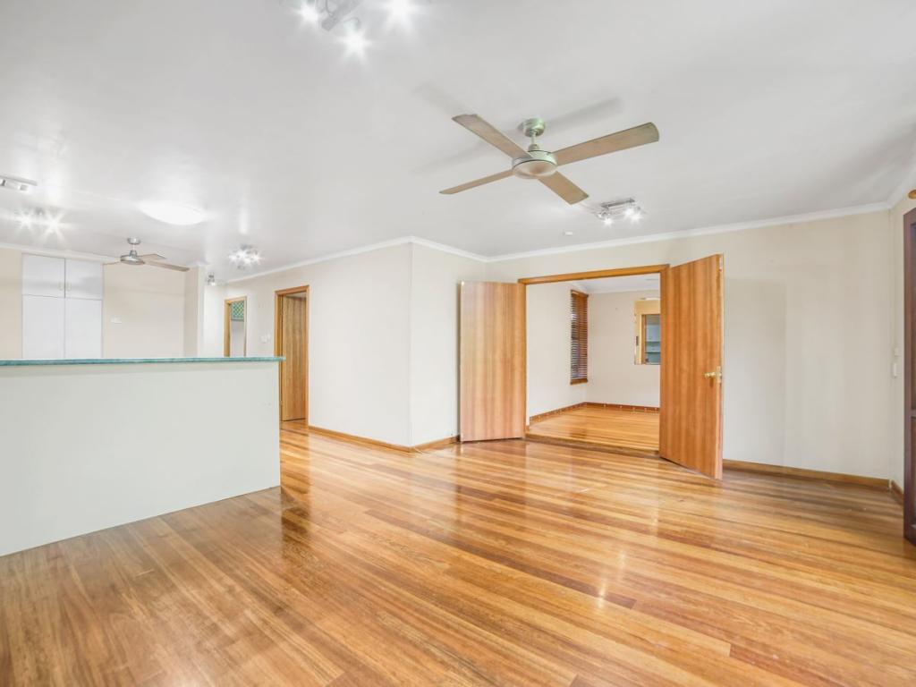 38 Reservoir Rd, Manoora, QLD 4870