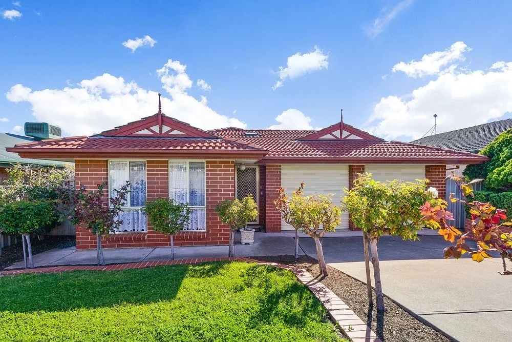 6 Brooks Cct, Woodcroft, SA 5162