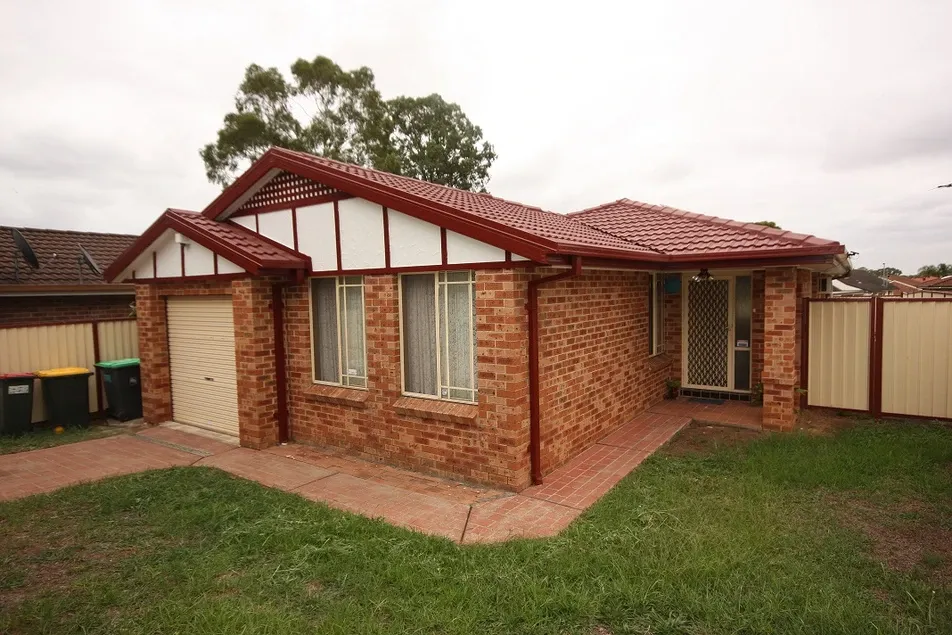 29 Hydrangea Pl, Macquarie Fields, NSW 2564
