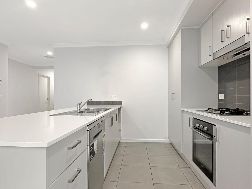 16 Barcelona Ave, Clyde North, VIC 3978