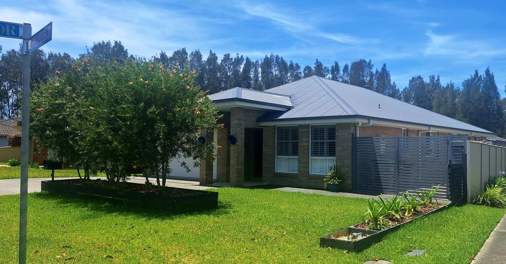 31 James Foster Dr, Black Head, NSW 2430