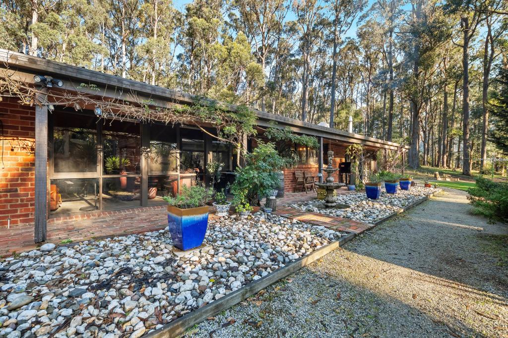 542 Bourkes Creek Rd, Pakenham Upper, VIC 3810