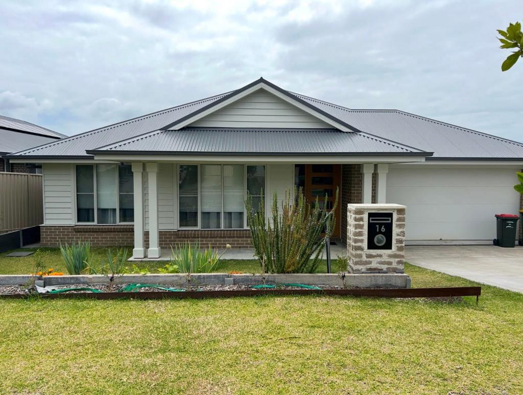 16 Killara Rd, Nowra, NSW 2541
