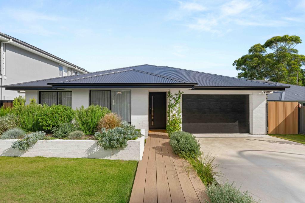 5 Burilla Cl, Bomaderry, NSW 2541