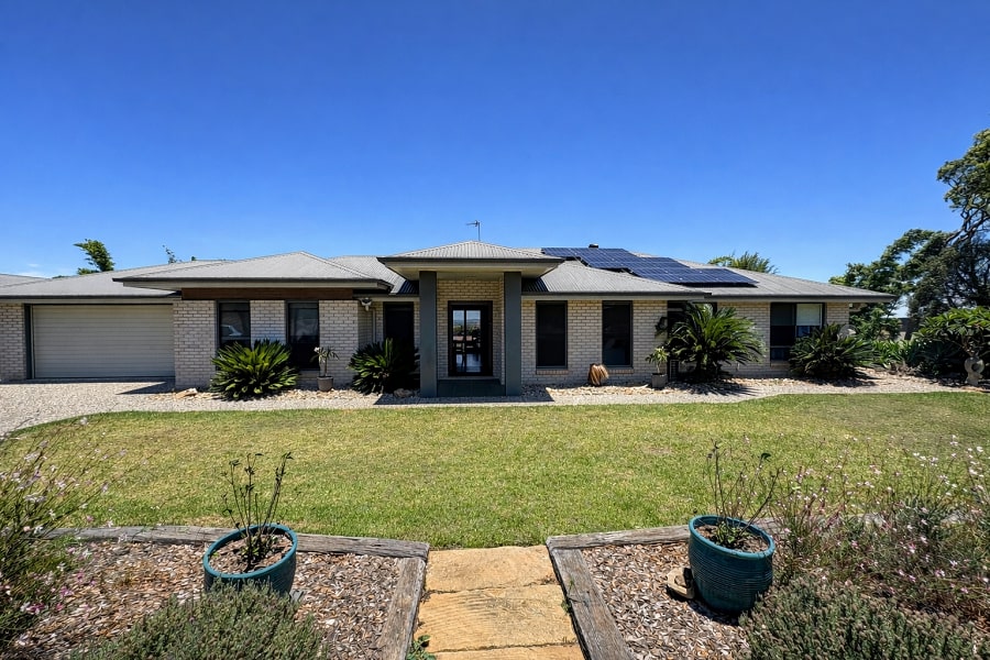 29 Hilltop Dr, Gowrie Junction, QLD 4352