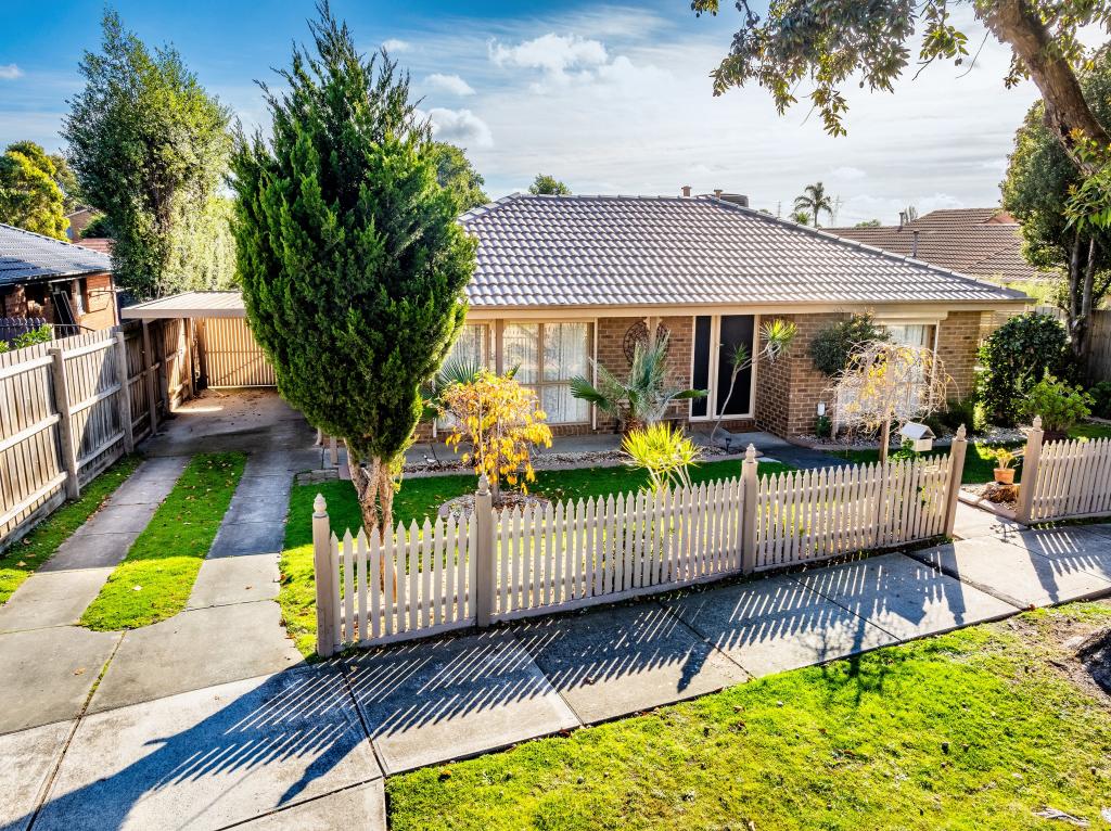 5 Horsfield St, Cranbourne North, VIC 3977