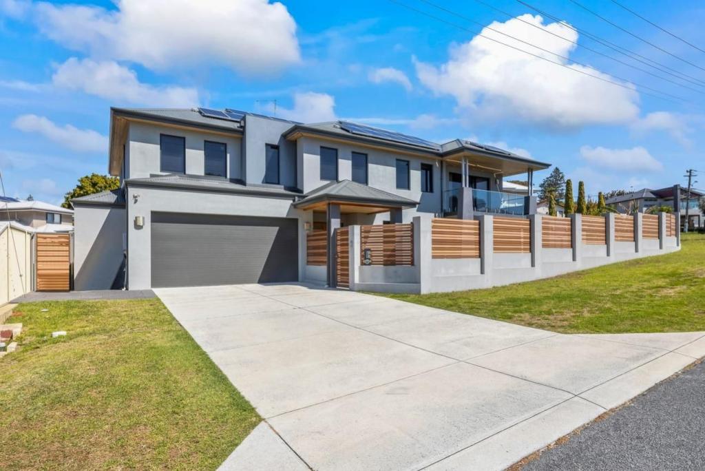 56 Robin Ave, Sorrento, WA 6020