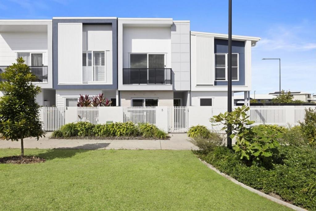 3 Cowrie Lane, Banya, QLD 4551