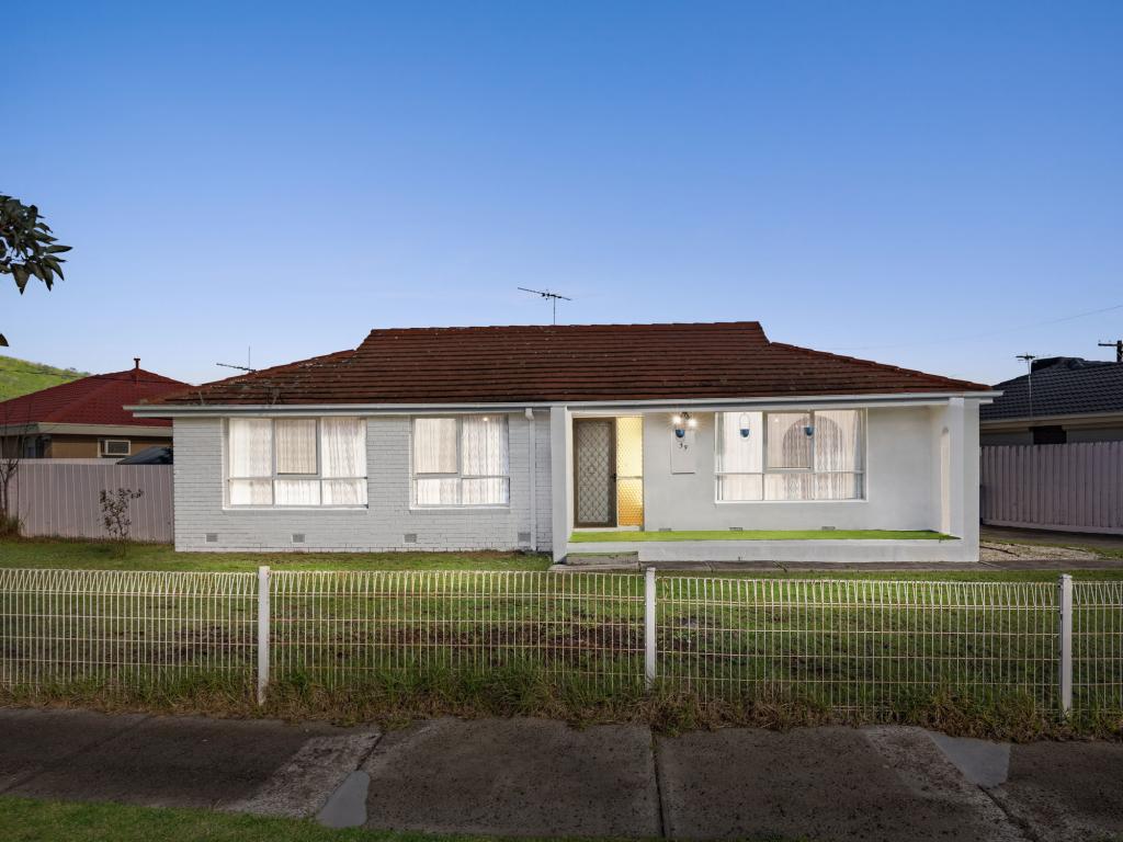 39 Erindale Ave, Deer Park, VIC 3023