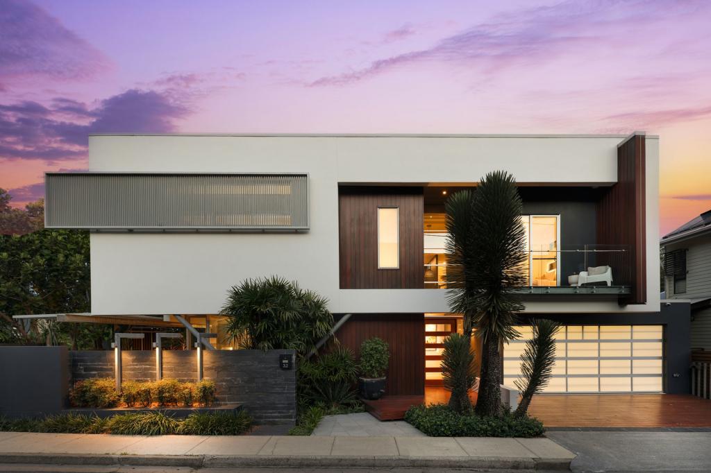 32 Raven St, St Lucia, QLD 4067