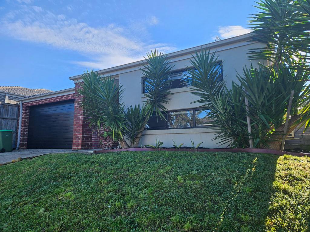 16 Meadowlea Cres, Pakenham, VIC 3810