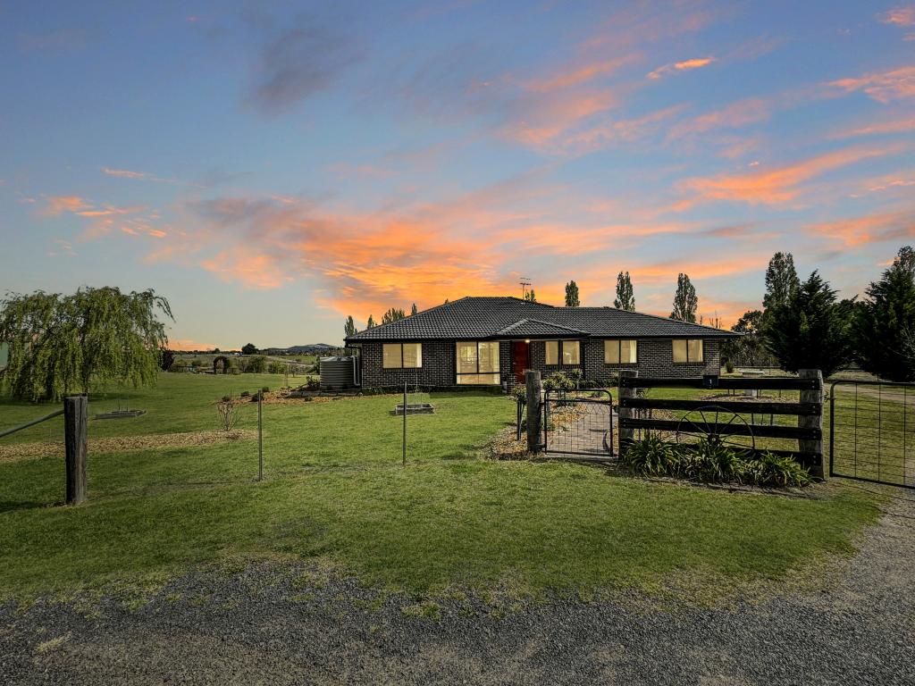 1 Sandon Cl, Uralla, NSW 2358