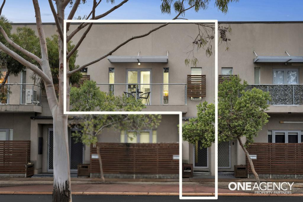 2/11 Tom Roberts Pde, Point Cook, VIC 3030