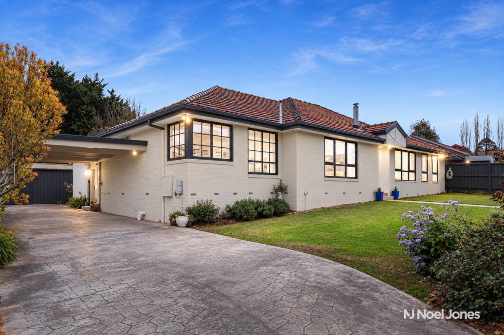 94 Landscape Dr, Mooroolbark, VIC 3138