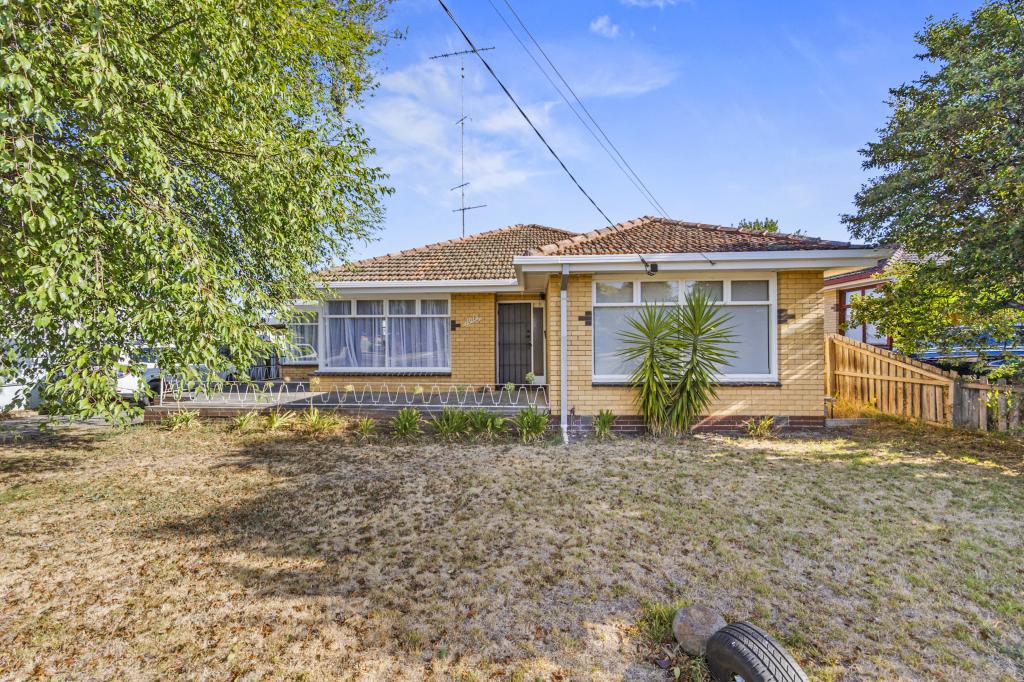 1013 NORMAN ST, WENDOUREE, VIC 3355