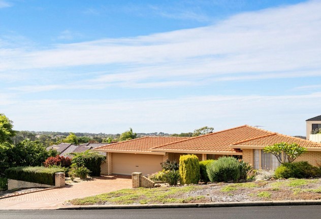 17 Saw Rd, Kardinya, WA 6163