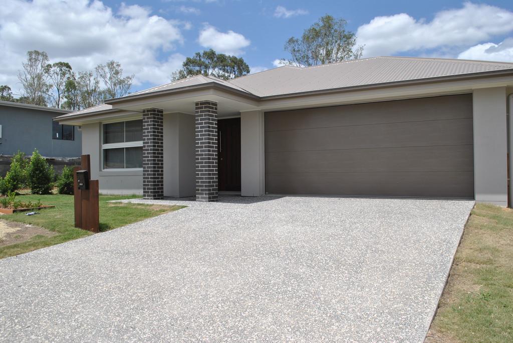 19 Wyperfeld Cres, South Ripley, QLD 4306