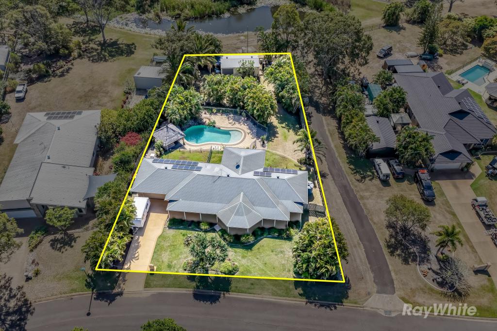 13 Raewood Cl, Coral Cove, QLD 4670
