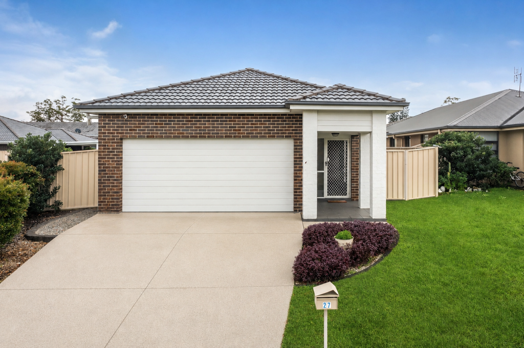 27 Regatta Way, Summerland Point, NSW 2259